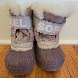Toddler 4 Sorel snowboots